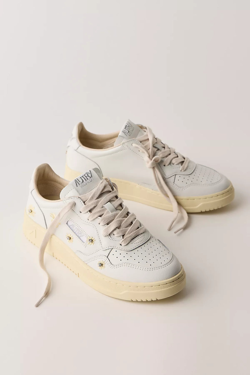 Autry Medalist Floral Low-Top Sneakers