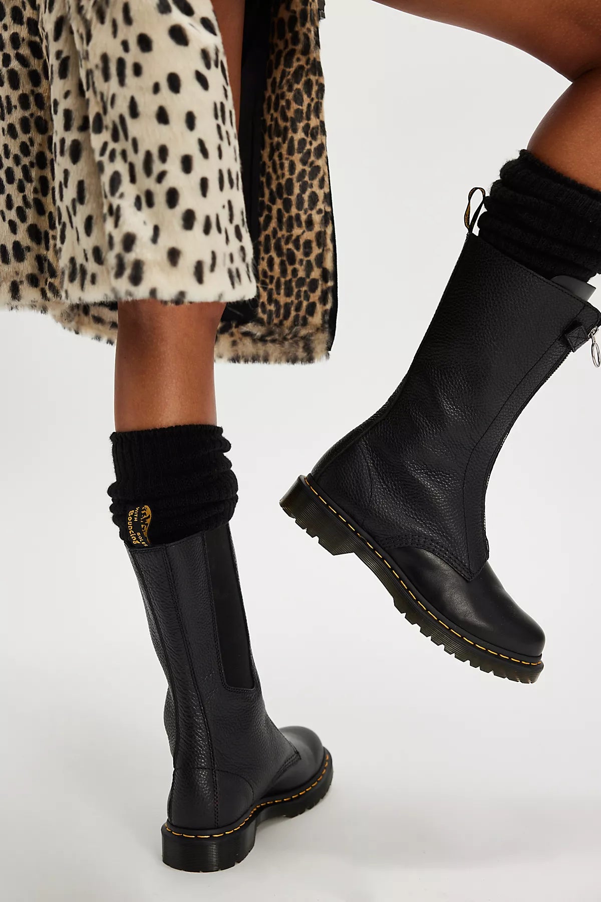 Dr. Martens 1B99 Front-Zip Boots