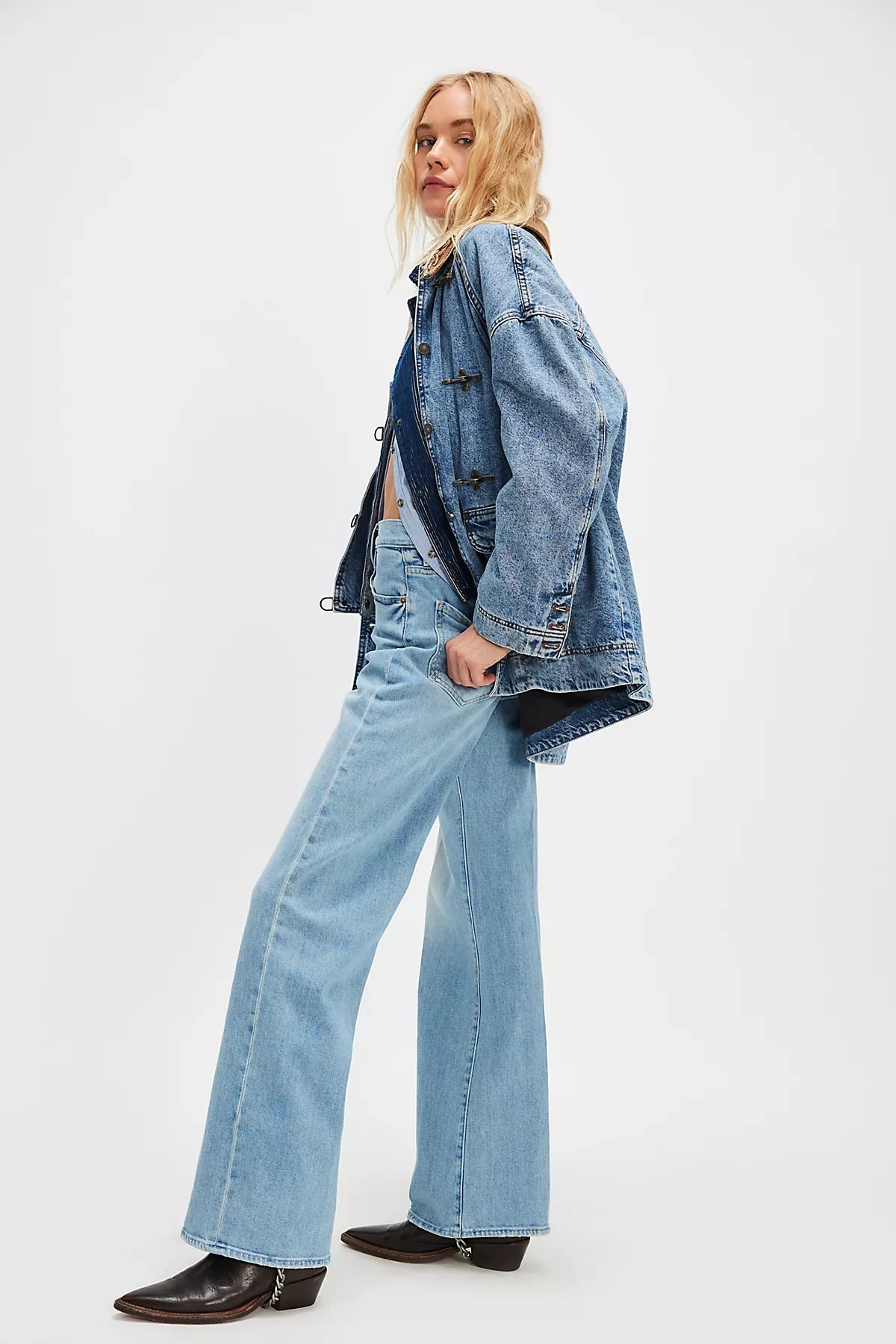 MOTHER The Lasso Sneak Jeans