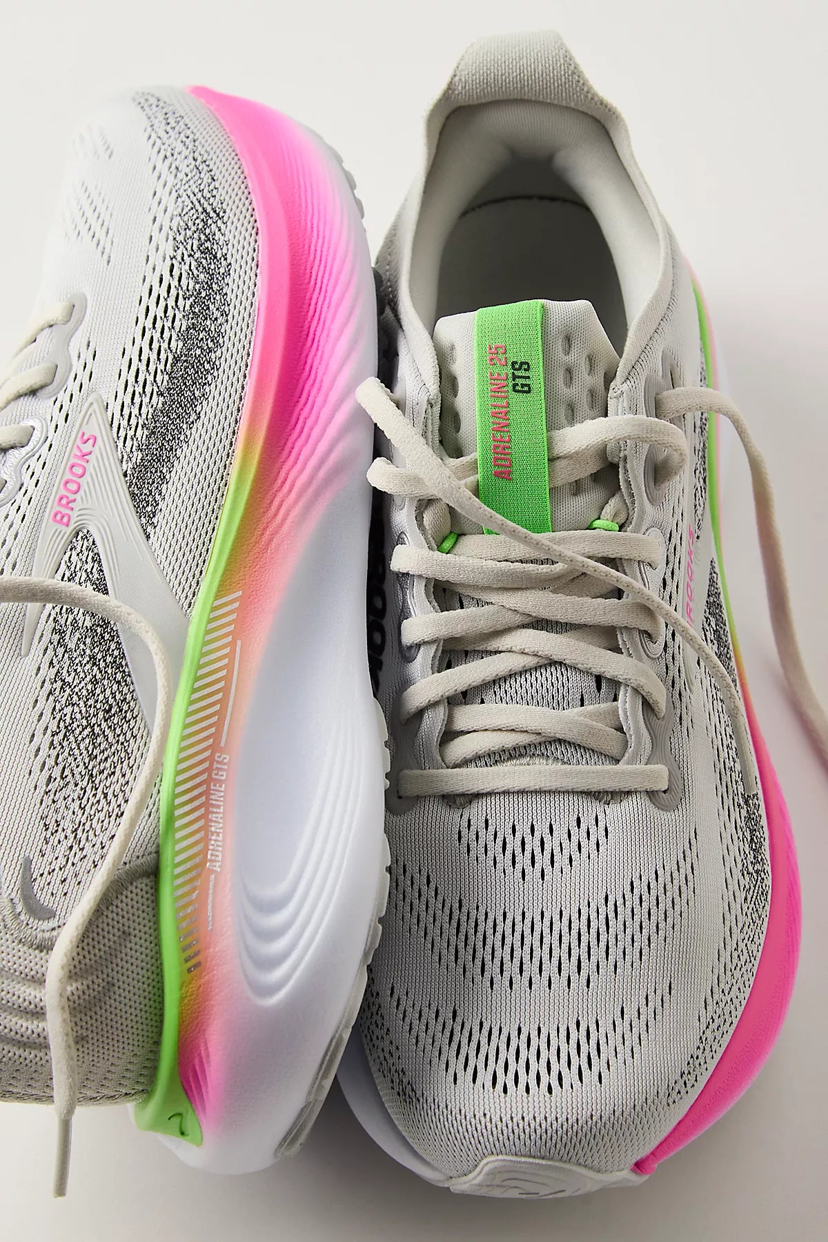 Brooks Adrenaline GTS 25 Sneakers