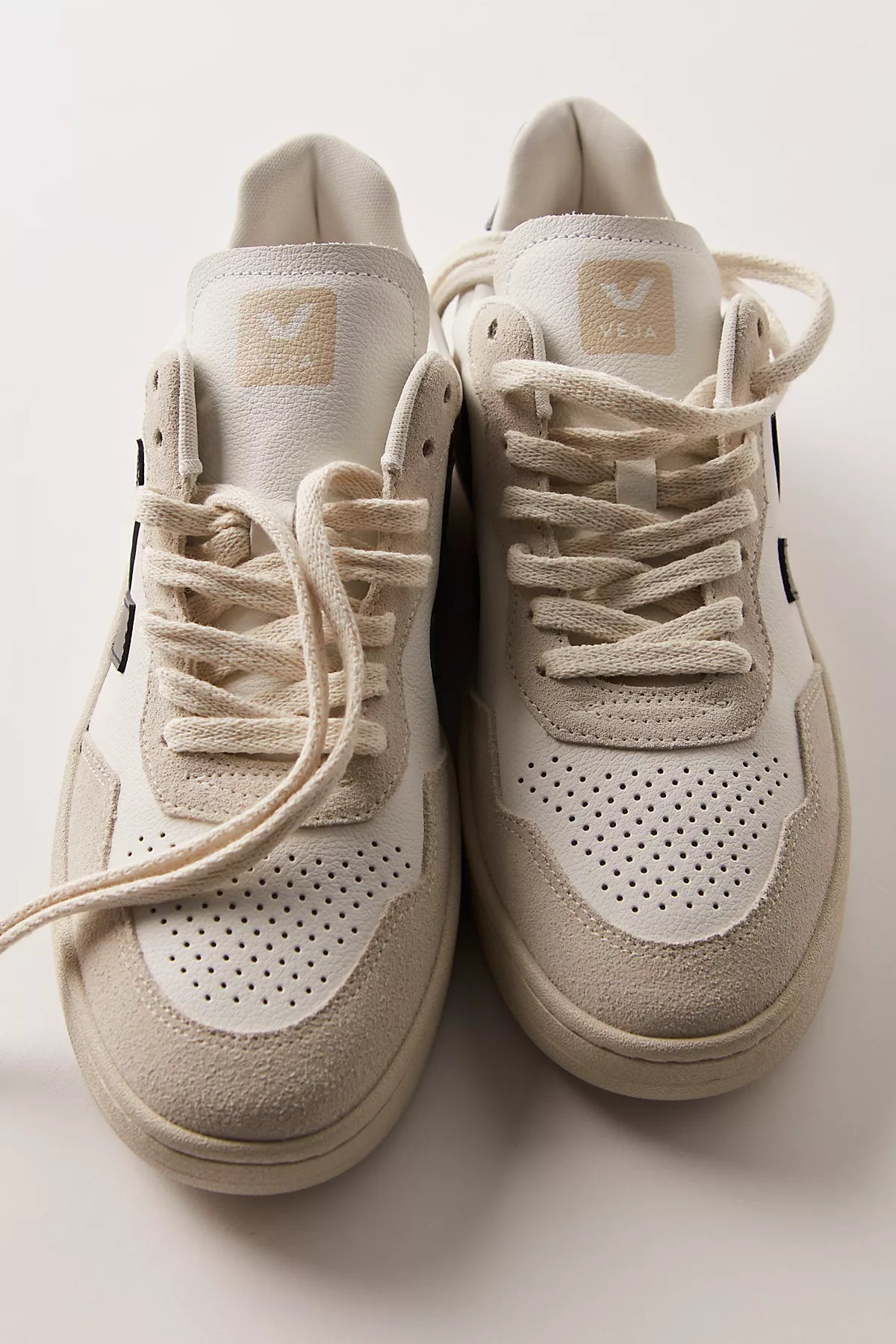 Veja V-90 Sneakers