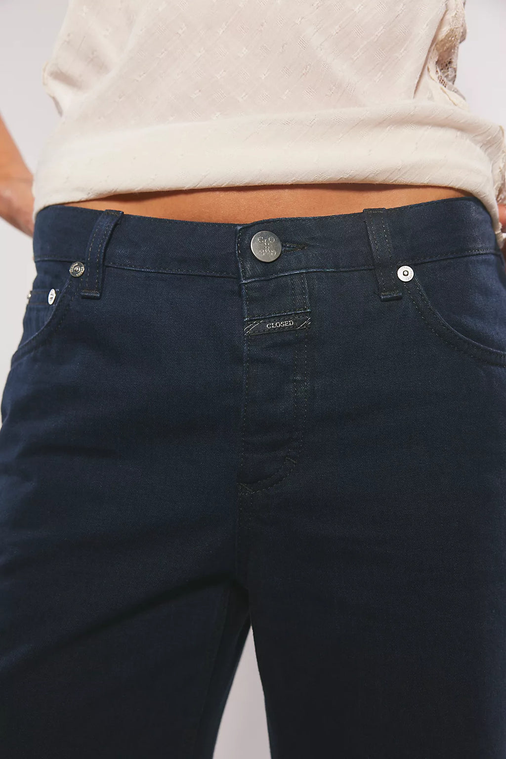 Closed Gillian Jeans