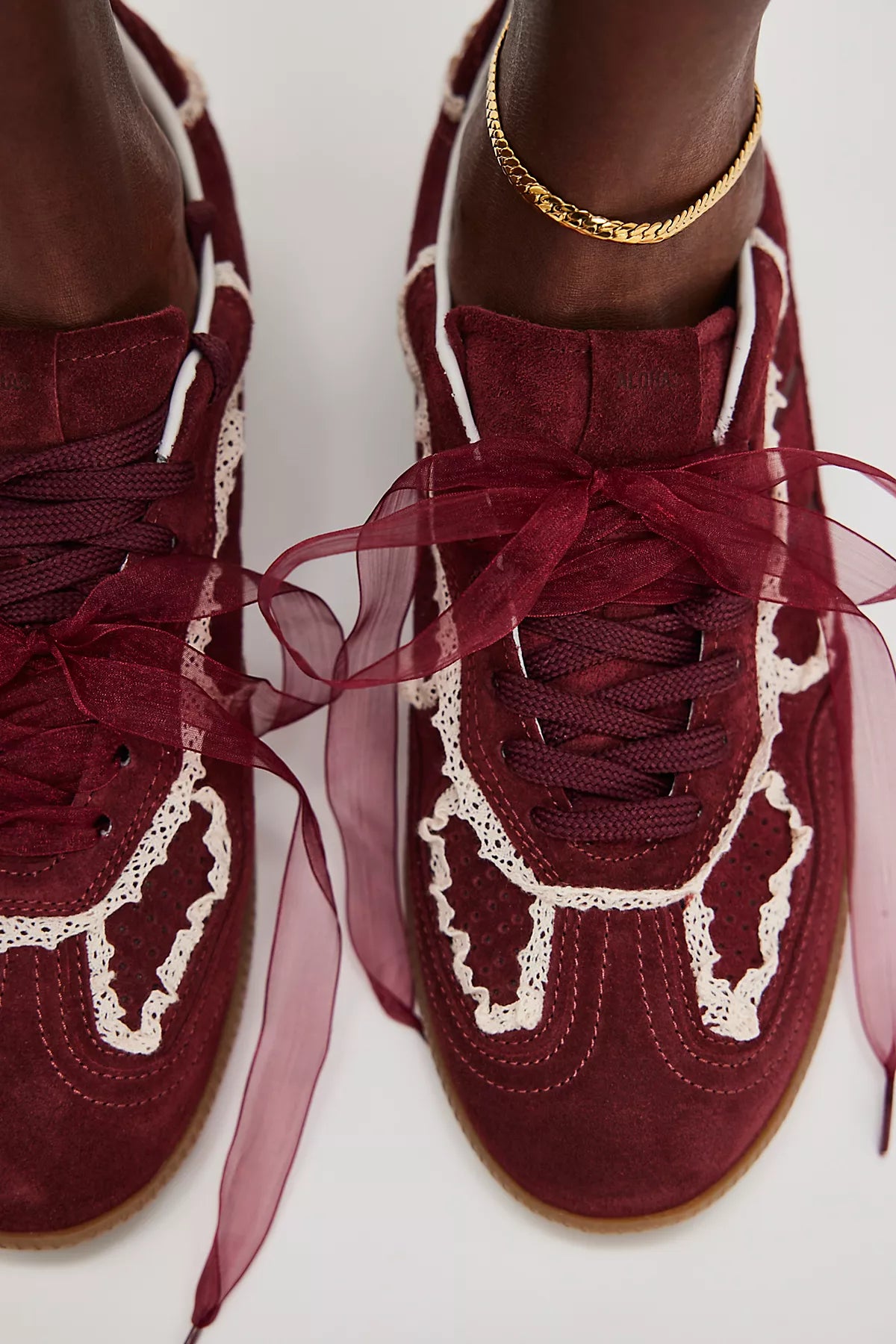 ALOHAS Tb.490 Crochet Sneakers