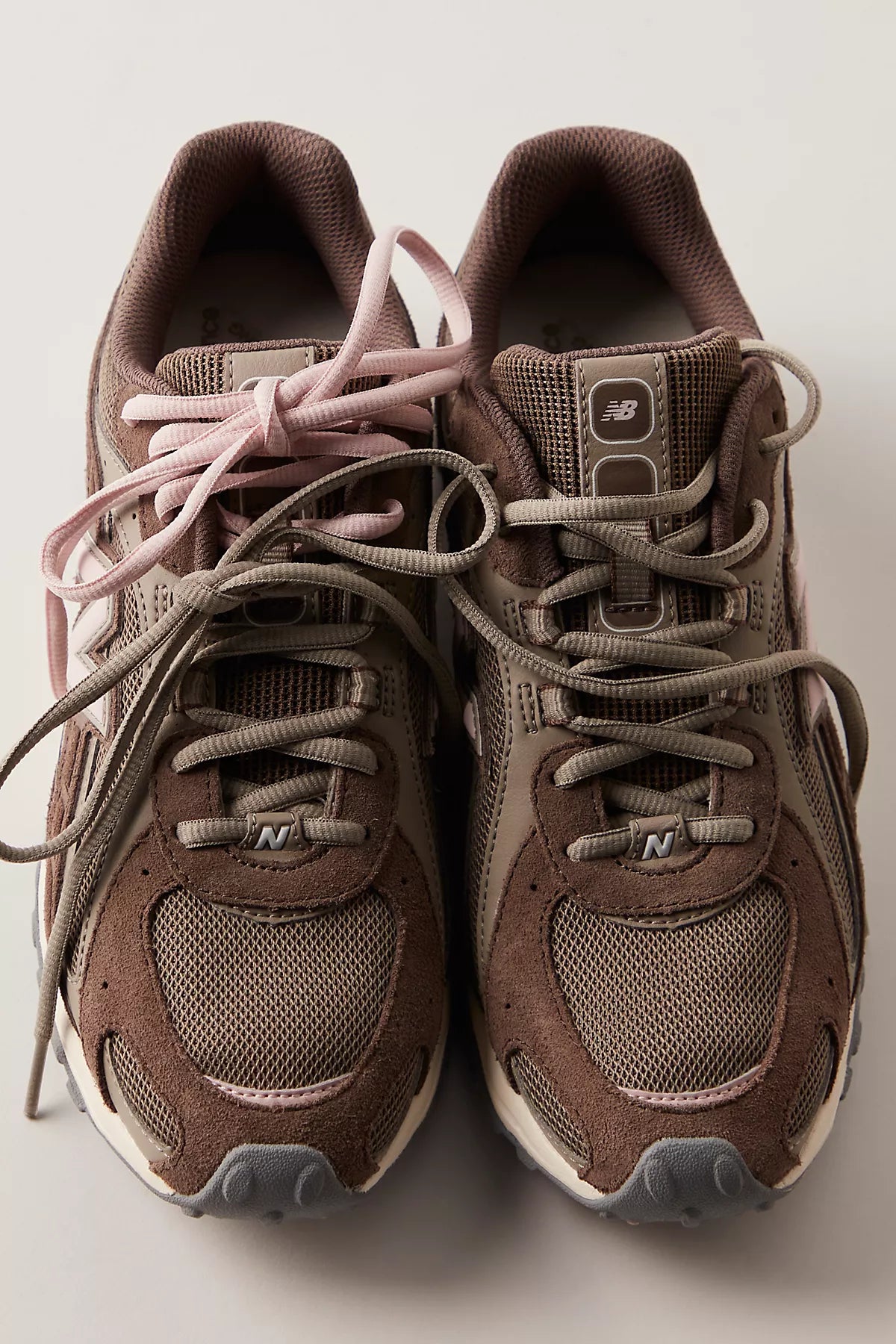 New Balance 204L Sneakers