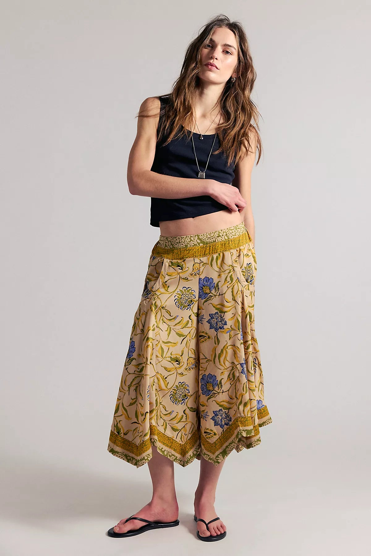 Sweet Reaction Pull-On Wide-Leg Crop Pants