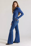 MOTHER The Doozy Sneak Fray Flare Jeans