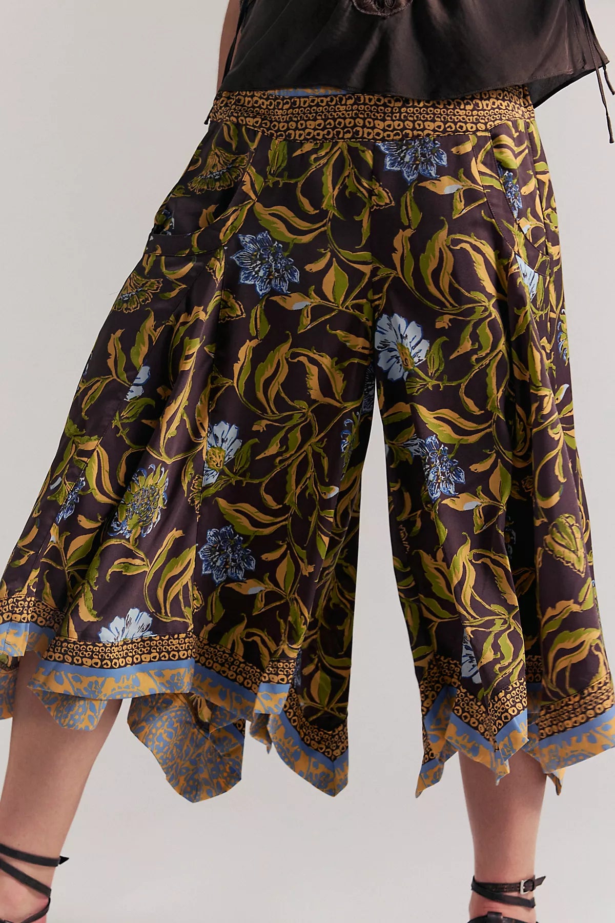 Sweet Reaction Pull-On Wide-Leg Crop Pants