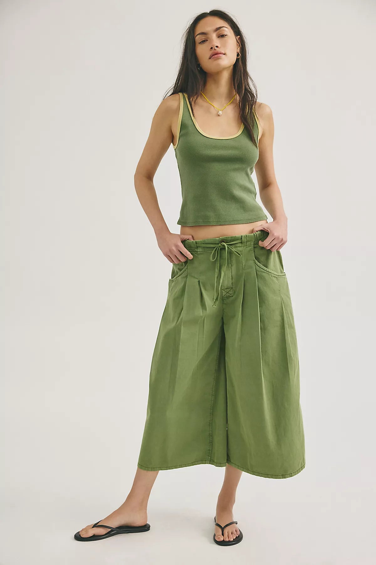 Telluride Wide-Leg Crop Pull-On Solid Pants