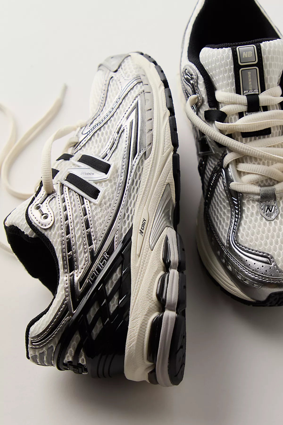 New Balance 1906R Sneakers